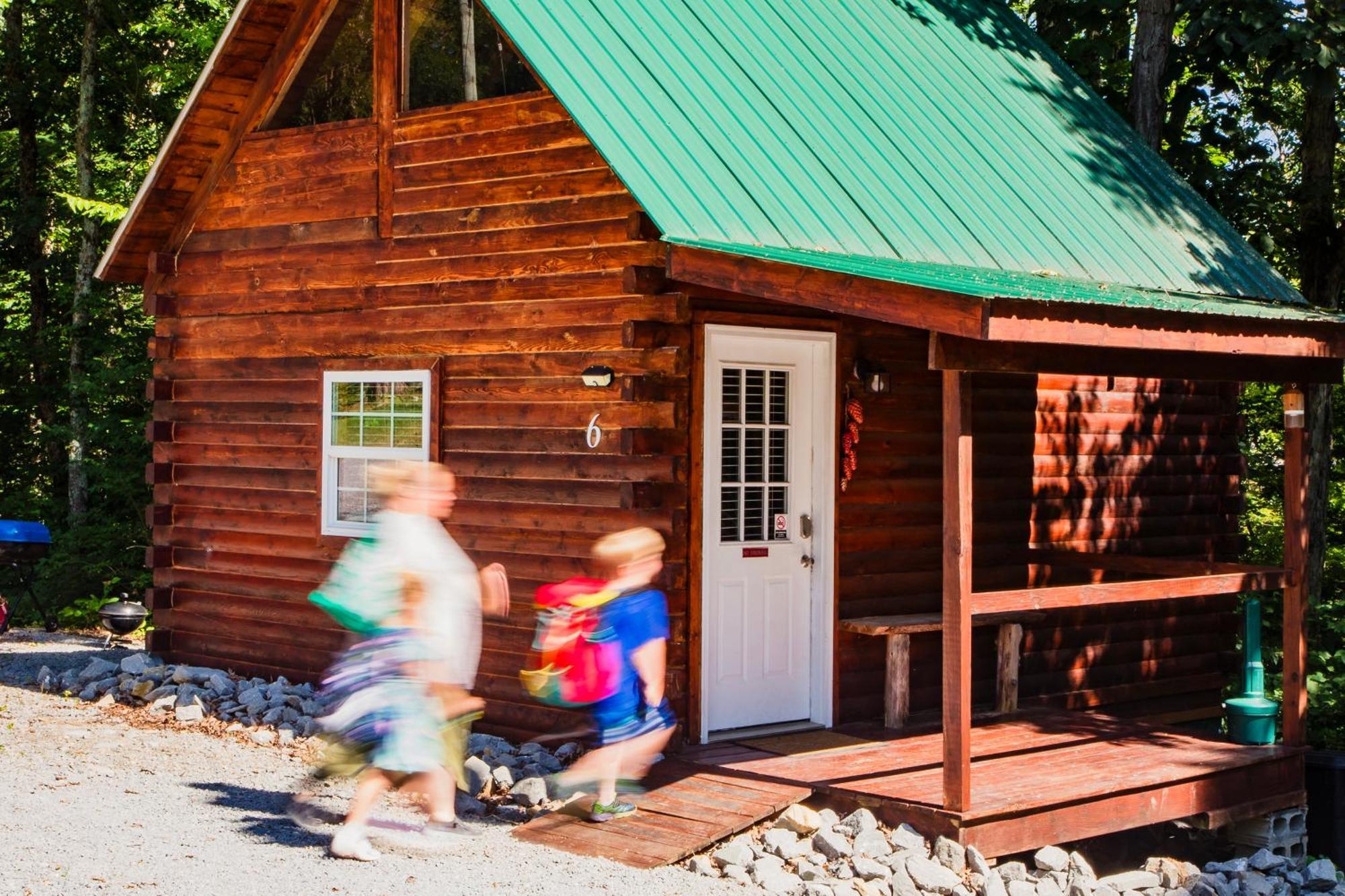 Kozy Haven Log Hotel *