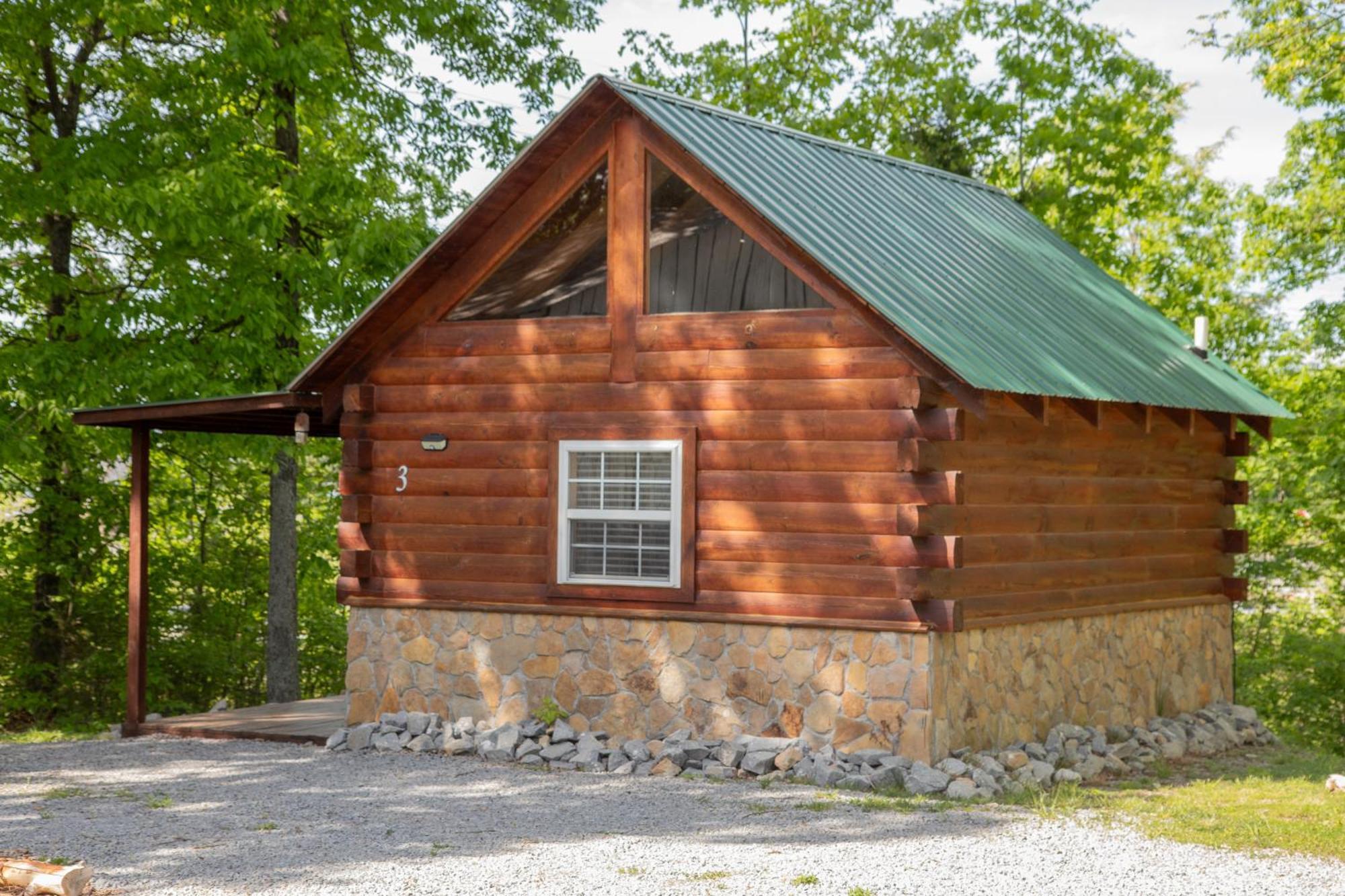 Kozy Haven Log Hotel